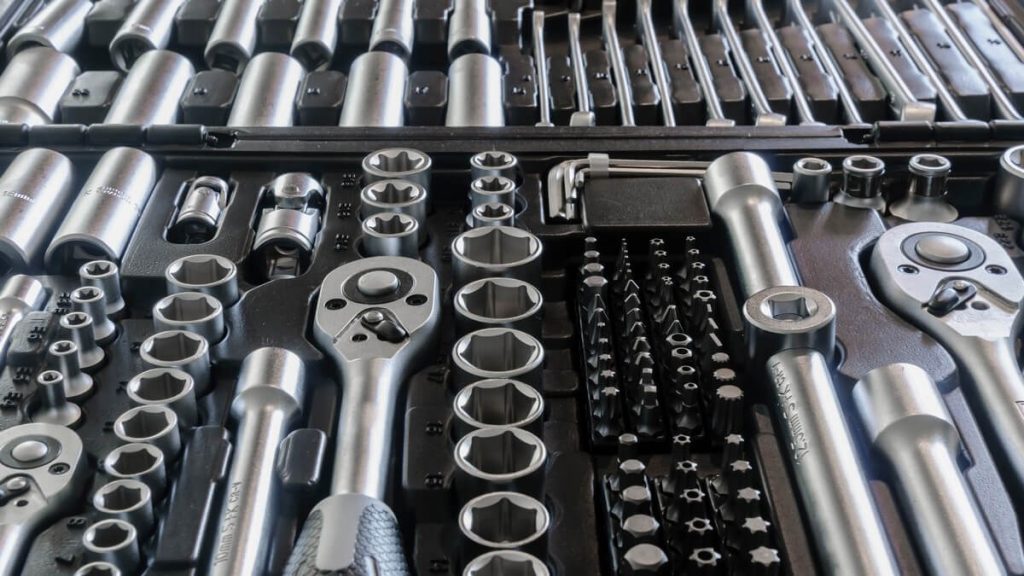 Ratchet and socket set