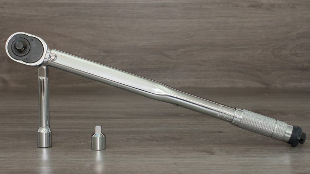 Click-type torque wrench