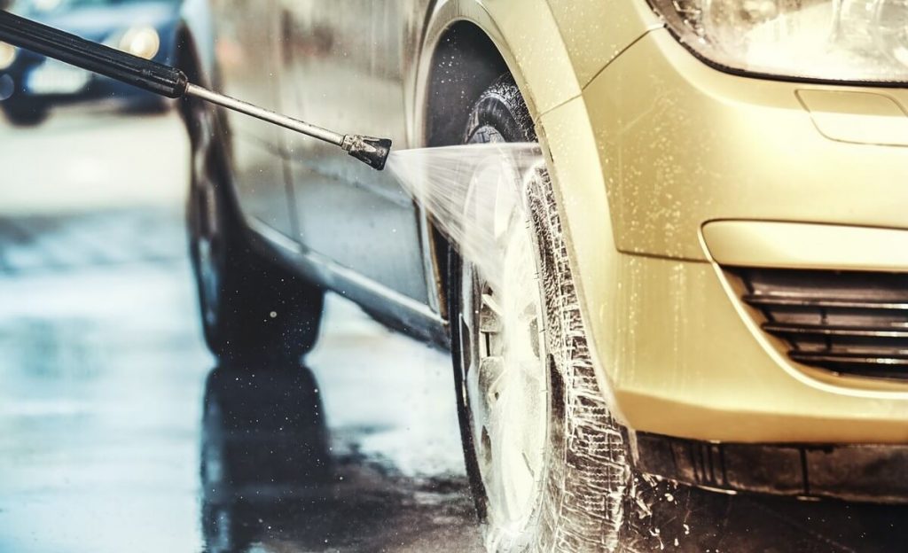 Rinsing car with pressure washer