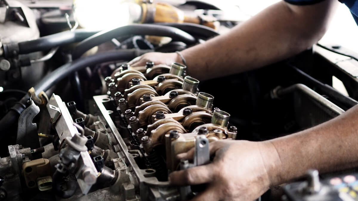 Engine head removal